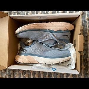 Women’s HOKA ARAHI 5 Size 8 Blue Fog/Provincial